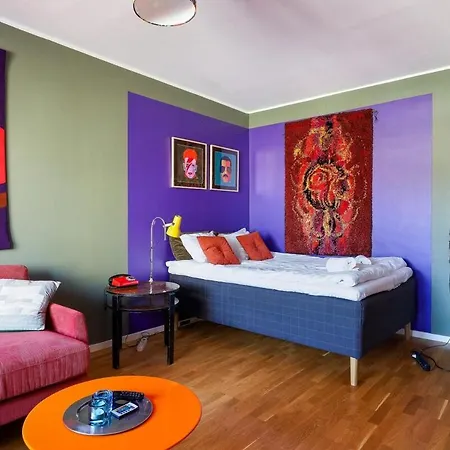Appartamento A Stylish Retro Near The Metro And Essential Services