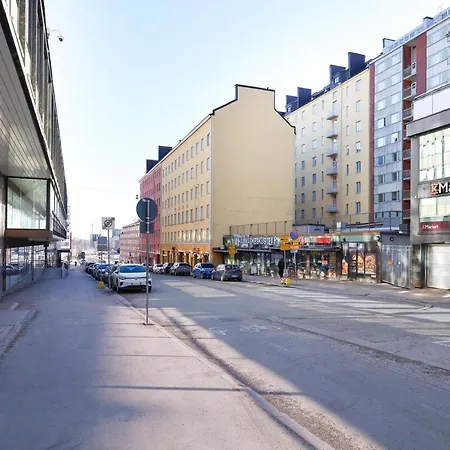 A Stylish Retro Near The Metro And Essential Services